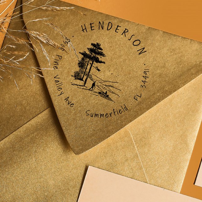 Sello De Caucho Dirección Rústica de Retorno de Pine Woods, dibuja (Hand-drawn Pine Woods Hiker Rustic Return Address Stamp)