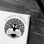 Sello De Caucho Elegante nombre personalizado de árbol redondo Ex<br><div class="desc">Elegante nombre personalizado de árbol redondo ex sello de madera de Libris. Personaliza tus libros favoritos con un sello personalizado para recordarle a la gente a quién pertenece el libro. Con una silueta de árbol, "ex libris" colocado dentro de una caja y tu nombre en una fuente serif curvada sobre...</div>