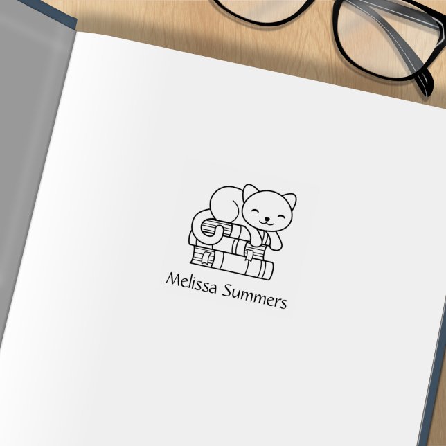 Sello De Caucho Gato feliz encima de la placa de libros 1x1 (Subido por el creador)