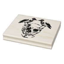 Il teschio e i corvi della corona