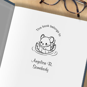 Sello De Caucho Pequeño ratón lindo flotando en una placa de hoja