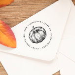 Sello De Caucho Ronda de calabaza de vintage y dirección de retorn<br><div class="desc">Sello rústico y clásico de la dirección de retorno que incluye una calabaza hecha a mano en un estilo de sketch con el nombre de la familia y la dirección de la casa en la tipografía serif de época. Este timbre de calabaza adorable se puede usar para una variedad de...</div>