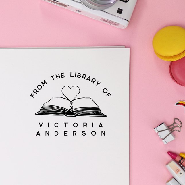 Sello De Caucho Simple | De La Biblioteca De | Libro abierto (Cute Simple | From The Library Of | Open Book and Heart Rubber Stamp. Sweet and girly)