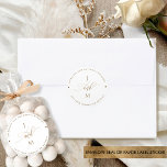 Sello para sobres Boda blanco y dorado / Favor<br><div class="desc">Elegante pegatina blanco y boda dorado, ideal para el sello para sobres de la etiqueta de favor. Capacidad de añadir cualquier mensaje que le guste en la parte superior y inferior de la llanta externa, ideal para los nombres de la pareja y la dirección para el sello para sobres, o...</div>