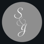 Sello para sobres Boda marcado<br><div class="desc">Pegatina de sello para sobres gris de carbón vegetal con las iniciales de la novia y el novio. Si quieres ver este diseño en otro estilo o color,  envíame un correo electrónico a orchardgreetings@gmail.com. Estaría encantado de ayudarte.</div>