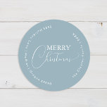 Sello para sobres de Navidades Minimalistas del Bl<br><div class="desc">Este diseño de Sello para sobres de Navidades Minimalistas Blue Retro Boho presenta un fondo suave y fresco de azul turbio y polvoriento con un elegante emparejamiento de tipografía simple y escritura delicada que ofrece saludos de temporada de "Feliz Navidad". Este encantador estilo minimalista es una estética perfectamente pulida para...</div>