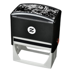 Sello postal vietnamita con un chica armado