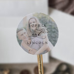 Sellos para sobres Bodas de fotografía de caligraf<br><div class="desc">Estos románticos sellos para sobres de bodas fotográficos son perfectos para un simple boda. El moderno diseño clásico presenta vistosos remolinos y florituras con una preciosa y elegante tipografía con letras a mano. Personalice la etiqueta con los nombres de la novia y del novio.</div>
