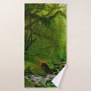 Selva de Nepal con jungla de ríos, bosque, tierra,