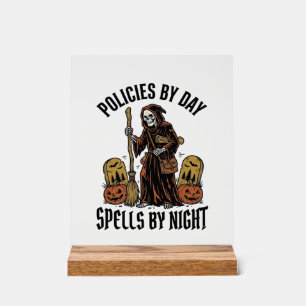 Señal Acrílica Camiseta de Bruja de Seguro Divertida Gráfica de A