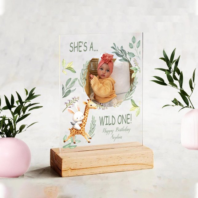 Señal Acrílica Es una acuarela salvaje de primer cumpleaños Anima (She's a wild one 1st birthday watercolor Animal Acrylic Sign)