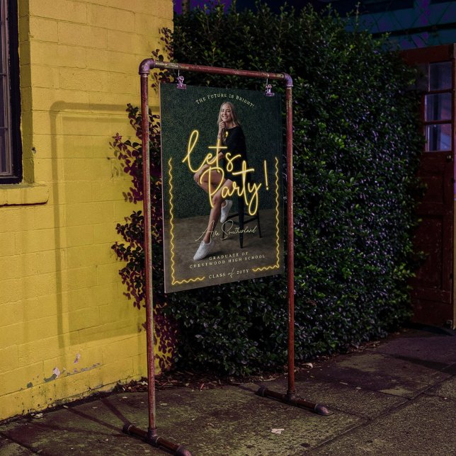 Señal Acrílica Imagen de graduado con ondulación de neón amarillo (Modern Glow Script Yellow Neon Wavy Graduate Photo Acrylic Sign)