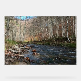 Señal Acrílica Río de Montaña en Otoño – Naturaleza Salvaje Ruman