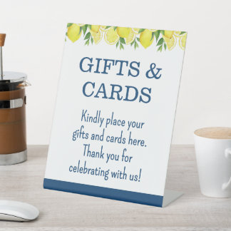 Señal de regalos y tarjetas de desayuno nupcial co