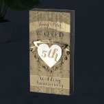Señal Decorativa De Madera 5.º Aniversario Boda "Madera"<br><div class="desc">¿No hace esto un divertido regalo de aniversario para tu quinto año? un cartel vintage de madera chic y chic con un emblema del corazón para su día especial.</div>
