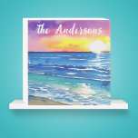Señal Decorativa De Madera Atardecer acuático sobre el océano<br><div class="desc">Este colorido rótulo de la caja de madera es perfecto para los amantes de la playa o de las casas frente al mar. Personalízalo con el nombre deseado.</div>