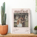 Señal Decorativa De Madera Boda botánico Minimalista de Boho Terracotta Foto<br><div class="desc">Con minimalistas líneas florales enmarcando tu foto favorita. Añade tus propias fotos y texto para un regalo hermoso y único. ¡Una manera especial de honrar tu relación! Siempre es un éxito, sin importar el destinatario. Compra hoy ese regalo especial extra! Podemos convertirle en un regalo personalizado y experto que de...</div>