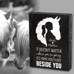 Señal Decorativa De Madera Caballo cita caballo y chica amante del caballo ne<br><div class="desc">Cartel de la caja de madera con silueta de caballo y chica,  signo de la caja de madera de amante de los caballos,  vaquera,  signo de la caja de madera ecuestre. Disponible en más elementos. Personalízalo con tu propio texto. Señal de la caja de madera del caballo personalizado.</div>