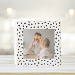 Señal Decorativa De Madera Foto familiar moderna y regalo de belleza de punto<br><div class="desc">Foto familiar moderna y regalo de belleza de puntos negros</div>