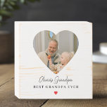 Señal Decorativa De Madera Foto personalizada del abuelo | Mejor abuelo jamás<br><div class="desc">¡Celebra tu increíble abuelo con este sincera señal de caja de madera personalizado! Con una preciada foto en un marco con forma de corazón y la cita del Best Grandpa Ever, este inquieto diseño de madera blanca le da calidez y amor a cualquier estante, escritorio o mantel. Perfecto como regalo...</div>