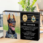 Señal Decorativa De Madera Jubilación de perro delgada de la línea azul K9 Fo<br><div class="desc">Honra a tu mejor pareja y perro policía por sus dedicados años de servicio con esta placa fotográfica de apreciación del retiro de perros de la Línea Azul delgada. Personalice con la foto, el nombre, el mensaje personal, las fechas de servicio y los años de servicio de su oficial K9....</div>
