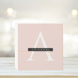 Señal Decorativa De Madera Nombre personalizado rosa pastel minimalista<br><div class="desc">Nombre personalizado rosa pastel minimalista</div>