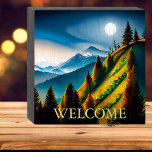Señal Decorativa De Madera Paisaje artístico de montaña<br><div class="desc">Este símbolo de la caja de madera con una representación artística de un paisaje montañoso a la luz de la luna es un acento único para cualquier alojamiento,  cabaña o casa de montaña.</div>