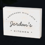 Señal Decorativa De Madera Personalizado casero con amor mi cocina rústica<br><div class="desc">Presentamos nuestro Rótulo personalizado "Homemade with Love" Kitchen Rustic Wooden Box, un encantador personalizable que se suma a la decoración de su cocina o un regalo de gran valor para los aficionados a la cocina. Keepsake personalizado: este rótulo rústico de madera puede ser personalizado con tu nombre, lo que lo...</div>