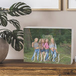 Señal Decorativa De Madera Personalizado de escritura blanca fotográfica de l<br><div class="desc">Cartel moderno de una caja de madera con su propia foto personalizado. Un hermoso regalo fotográfico con texto superpuesto que dice "hermanas" con letras blancas. La plantilla de fotos está configurada para que añada su foto - el formato de paisaje será más fácil de trabajar. Por favor, busca en mi...</div>