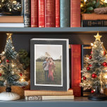 Señal Decorativa De Madera Rústica foto favorita negra<br><div class="desc">Personalizar con su propia foto; personalizar el color en la cara Imágenes de marcador de posición por https://unsplash.com/@jessicarockowitz</div>