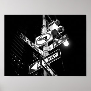 Señales de la carretera Times Square en blanco y n