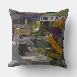 señalizaciones y cojines decorativos