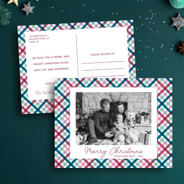 Sencilla foto familiar moderna Feliz Navidad (Modern Christmas Gingham Photo black and white template postcard. Magenta, Blue, Pink, Mint, Green)