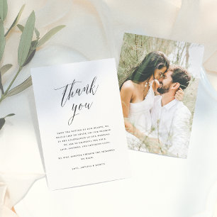 Sencillo agradecimiento de boda con caligrafía y f