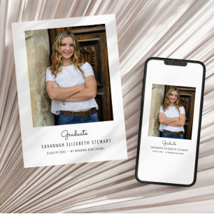 Sencillo anuncio de graduación femenina deja