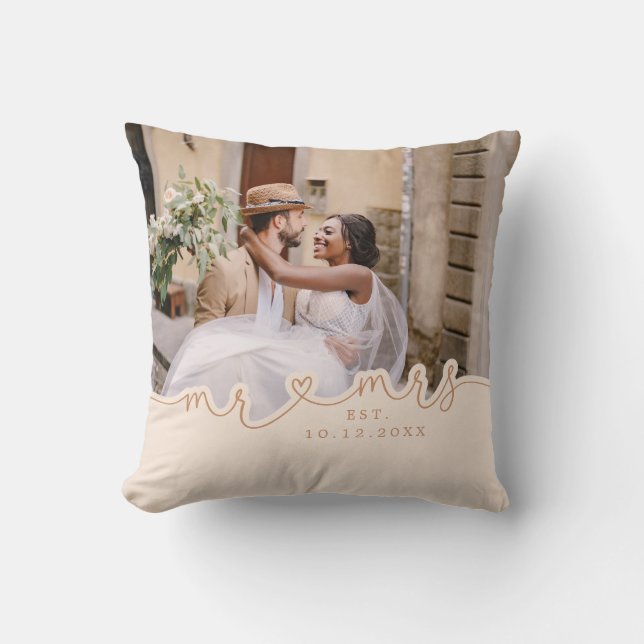 Señor Señora Script Corazón Foto Almohada Boda (Anverso)