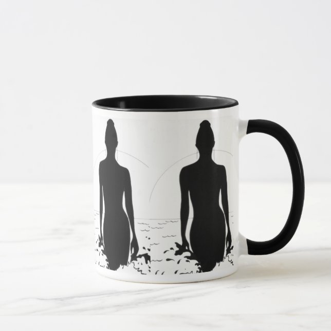 Señora de la taza de café del lago (Derecha)