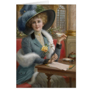 Señora de la Vintage en un escritorio de escritura