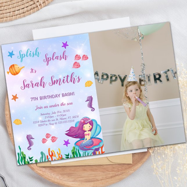 Sentada de sirena en invitaciones de conchas morad (Mermaid Sit on Purple Shell Invitations with photo)