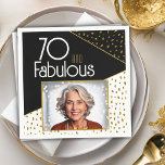 Servilleta De Papel 70 y Fabulous Gold Purpurina Photo 70th Birthday<br><div class="desc">70 y las fabulosas Napkins con Purpurina de oro negro. Diseño moderno con tipografía de moda y falsos puntos purpurinas de oro. Haz tus propias toallas de papel de cumpleaños 70 para ella.</div>