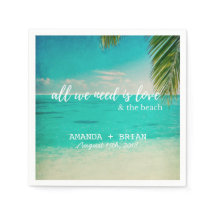 Amor y las toallas de boda en la playa