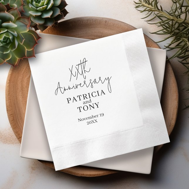 Servilleta De Papel Aniversario boda Personalizado BW Moderno (Modern Anniversary Napkins - Personalize with the year and names - black and white)