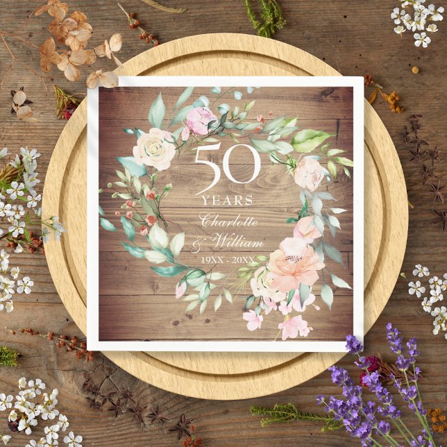 Servilleta De Papel Aniversario de Bodas de Oro Rustico Madera Rosa Fl (50th Wedding Anniversary Rustic Wood Rose Floral Napkins)