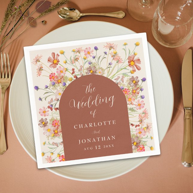 Servilleta De Papel Arco de Terracota Beige de Flores Silvestres Boho  (Boho fall rustic wildflower floral arch terracotta and beige wedding custom napkin Elegant script)