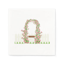 Arco floral de jardín de campo y valla blanca pers