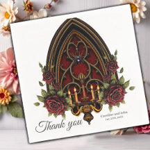 Arco gótico con calaveras.