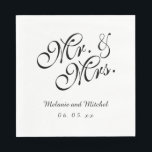 Servilleta De Papel Black White Mr. y Mrs. | Napkins de papel boda<br><div class="desc">Clásica personalizada Sr. y Sra. Black y White Boda Paper Napkins - Luncheon. Diseño de Elke Clarke©. Disponible en www.zazzle.com/monogramgallery. Clásicas toallas personalizadas con nombres de novias y novios y fecha de boda en un tono de letra en color negro sobre un fondo blanco. El hermoso diseño es perfecto para...</div>