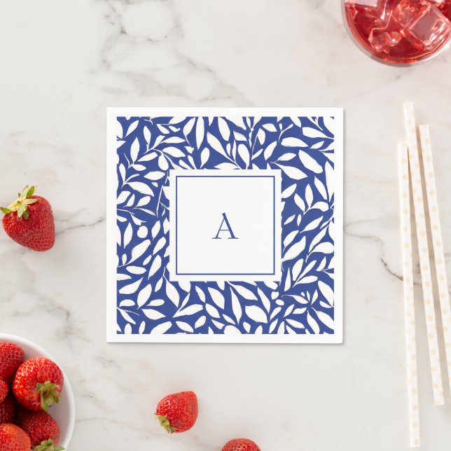 Servilleta De Papel Blue and White Monogram Leaf Pattern (In situ)