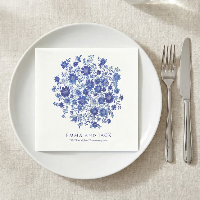 Servilleta De Papel Blue Chinoiserie Bouquet Wedding names and date (Blue Chinoiserie Bouquet Wedding names and date Napkins)