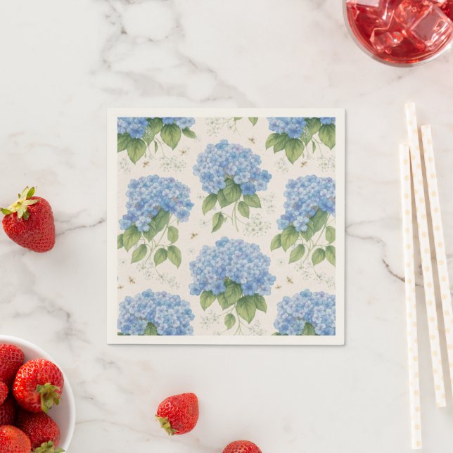Servilleta De Papel Blue Hydrangea Cocktail Napkins | Elegant Coastal  (In situ)